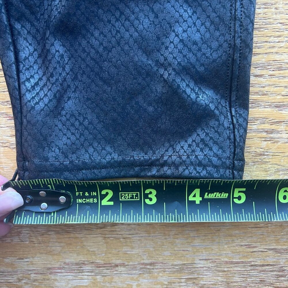 Spanx Faux Leather Snakeskin Design Biker Shorts Sz XS Athleisure Yoga Workout - Picture 7 of 8